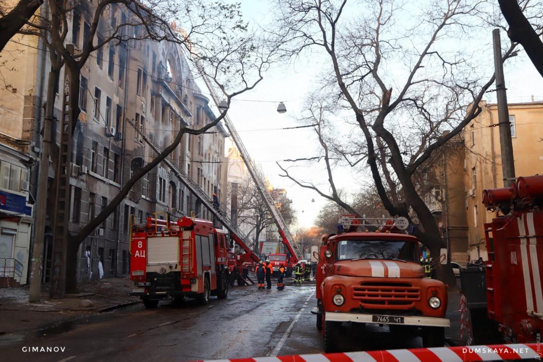 Стали известны имена пропавших и возможные причины пожара в Одессе - рис. 1