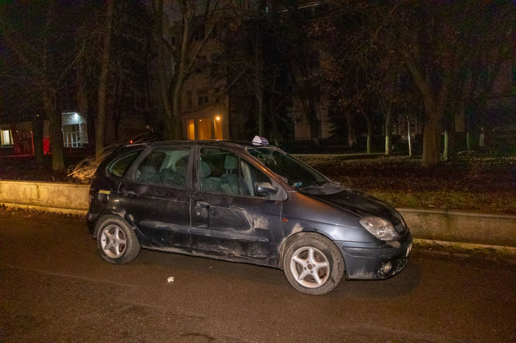 В Днепре прохожие нашли авто с мертвым таксистом - рис. 1