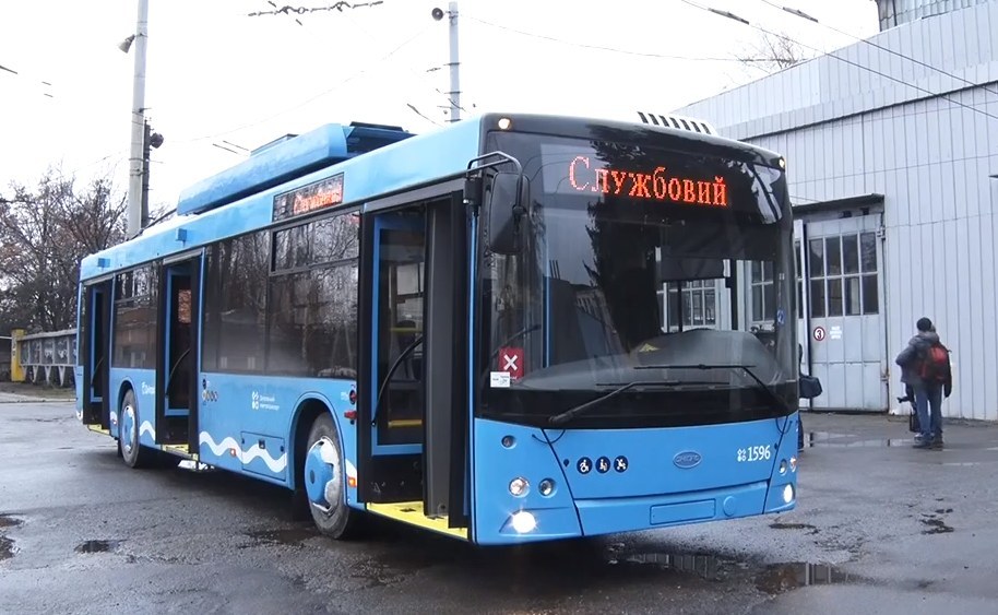ВІДЕО: Дніпровські тролейбуси будуть з новим дизайном - рис. 1
