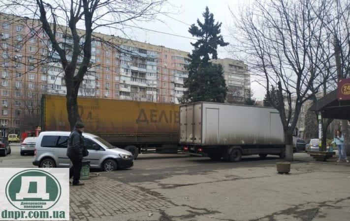ДТП на Гагарина: движение заблокировано (ФОТО) - рис. 2