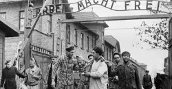 В Кривом Роге возле дома Зеленского осквернили памятник жертвам Холокоста (ФОТО) - рис. 17