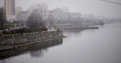 Почти как в "Холодном сердце": как выглядит набережная Днепра в тумане и инее (ФОТО) - рис. 9