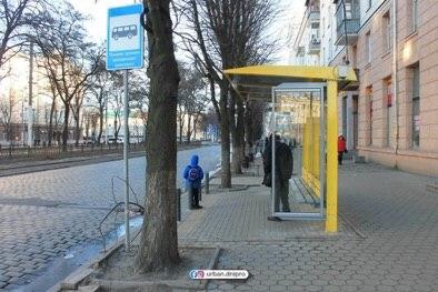 В Днепре появились новые павильоны для ожидания общественного транспорта - рис. 1