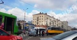 Возле Озерки столкнулись два авто: движение затруднено - рис. 10