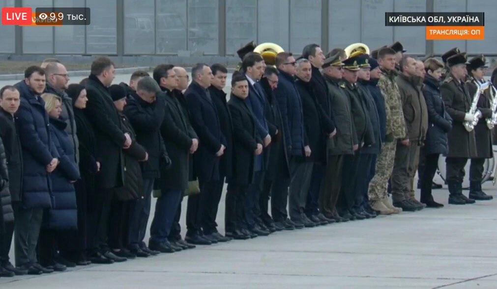 Тела погибших при крушении самолёта в Иране вернули на родину - рис. 3