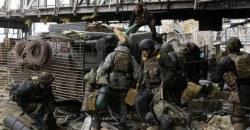 БТРы в центре Херсона: на улицах города появилась военная техника (ФОТО) - рис. 12