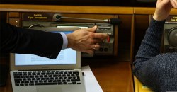 Игра в четыре руки: депутат от Днепропетровской области стал первым кнопкодавом в Раде-2020 - рис. 13