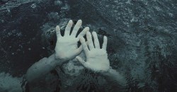 В Днепре из реки достали труп девушки: полиция просит опознать (ФОТО) - рис. 18