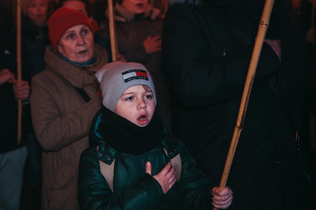 В центре Днепра прошел марш в честь Бандеры (ФОТО) - рис. 1