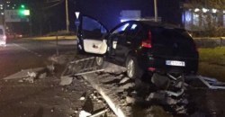 Бросил авто: водитель Ситроена снес ограждение на Космической и сбежал (ФОТО) - рис. 9