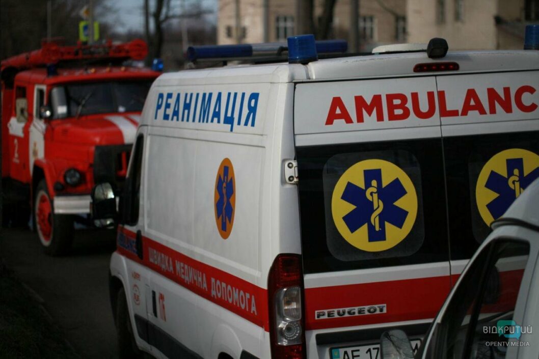 Дым виден из разных частей Днепра: на Антоновича начался страшный пожар (ФОТО) - рис. 3