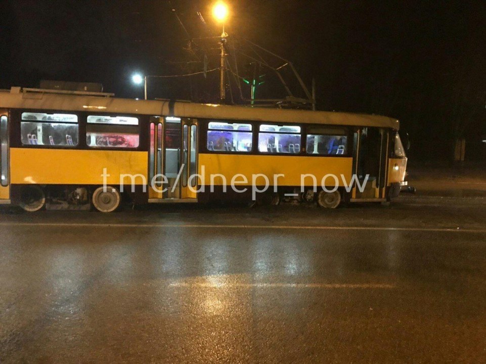 Трамвай №15 сошел с рельсов вечером 28 января