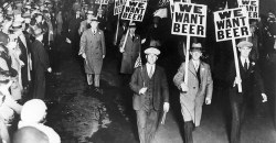 Спиртное выливали в канавы: сегодня исполнилось 100 лет со дня введения "сухого закона" в США - рис. 20