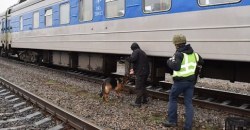Пассажиры "отдыхали" всю ночь под дождем: шутник "заминировал" поезд Трускавец-Днепр - рис. 8