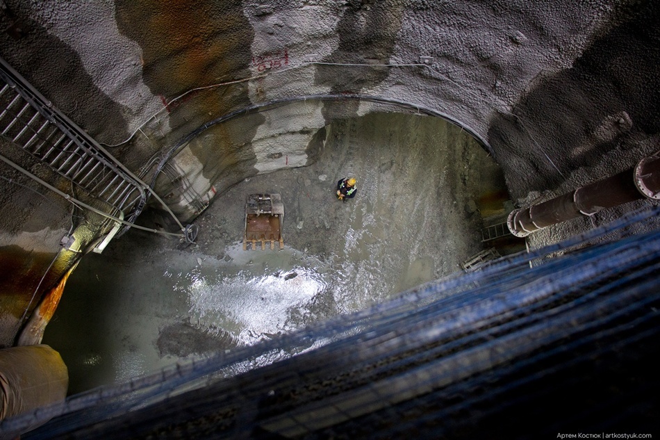 Как в кино: в Днепре блогер спустился в тоннель строящегося метро (ФОТО) - рис. 9