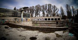 30 лет разрухи: как выглядит заброшенный бассейн-призрак за инфизом в Днепре (ФОТО) - рис. 13