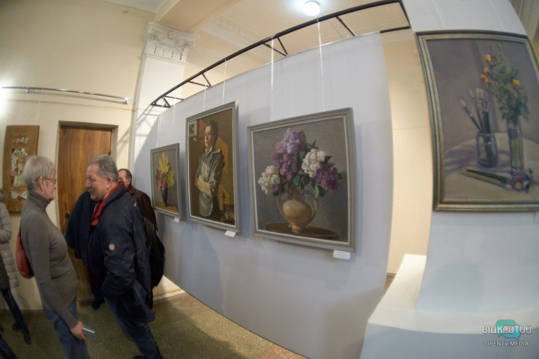 Обнаженные женщины и цветы: в Днепре открылась выставка в память известного искусствоведа - рис. 6