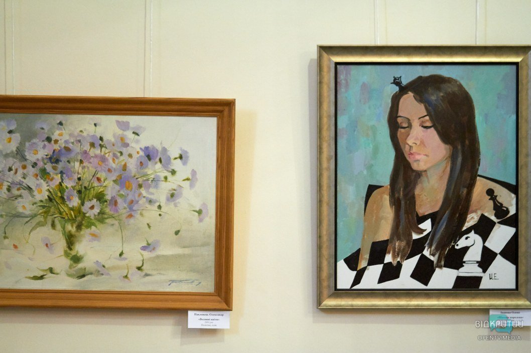 Обнаженные женщины и цветы: в Днепре открылась выставка в память известного искусствоведа - рис. 8
