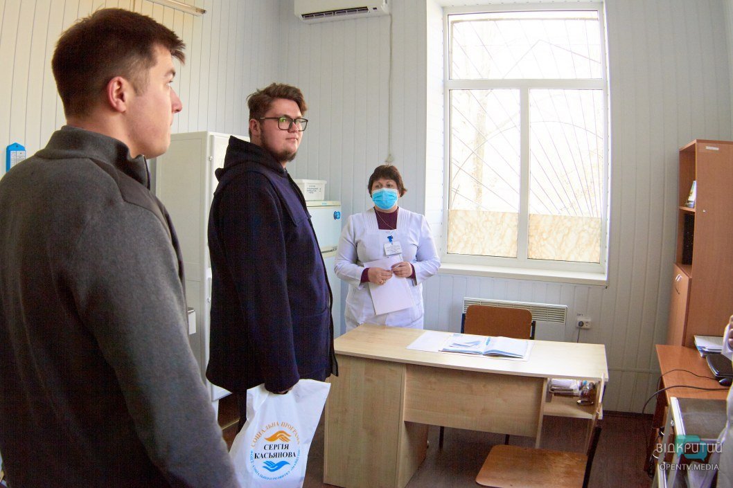 Сбылась мечта врачей: поликлинике Подгородного подарили современный анализатор крови - рис. 2