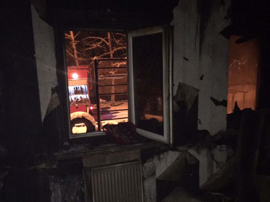 В Днепре ночью почти дотла выгорела квартира - рис. 2