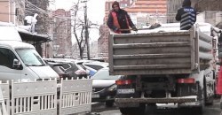 Не выдержал осадков: в Днепре на центральной улице провалился асфальт - рис. 11