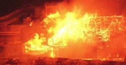 Масштабный пожар на Днепропетровщине: горело большое заброшенное здание (ФОТО) - рис. 11