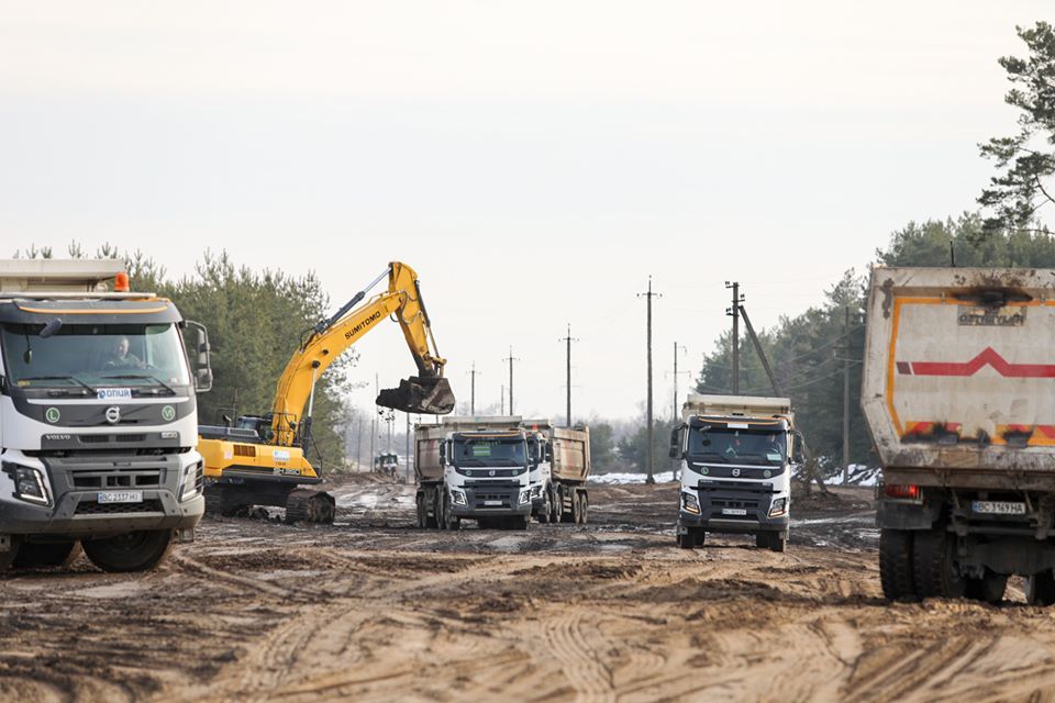Строительство автомагистрали "Днепр-Решетиловка" в Полтавской области