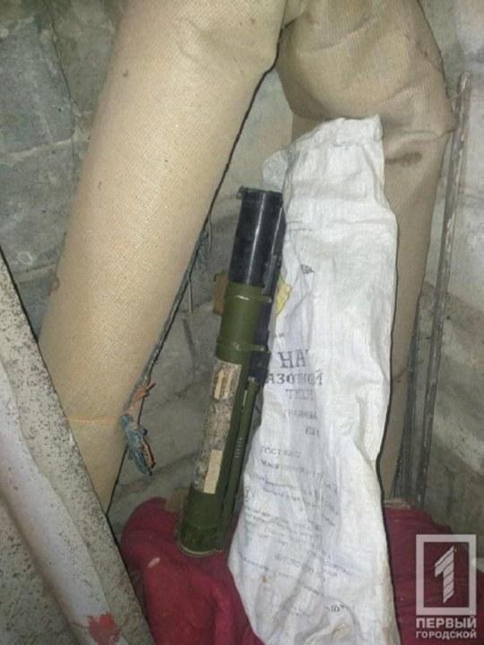 Вот так находка: мужчина убирал в частном доме и нашел гранатомет на Днепропетровщине (ФОТО) - рис. 3