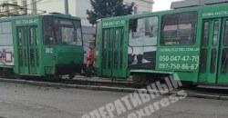 На Гагарина трамвай сошёл с рельсов: движение затруднено - рис. 14
