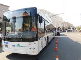 Строй маршрут заранее: в понедельник по Слобожанскому проспекту не будут ходить троллейбусы - рис. 1