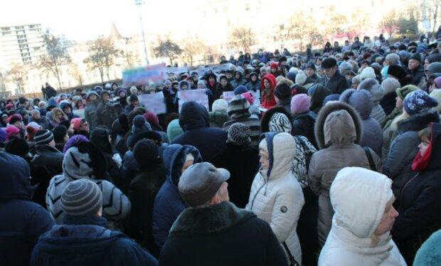 Закрытие больниц и "минималка" для врачей: на Майдане медики протестуют из-за новой реформы (ФОТО) - рис. 1