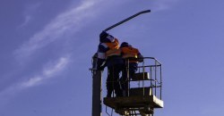 Проклятое место: в Днепре на улице, где постоянно случаются ДТП, устанавливают освещение (ФОТО) - рис. 20