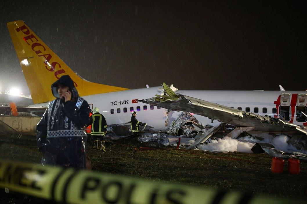 Смертельная авиакатастрофа в Турции: известно количество погибших и пострадавших (ФОТО, ВИДЕО) - рис. 6