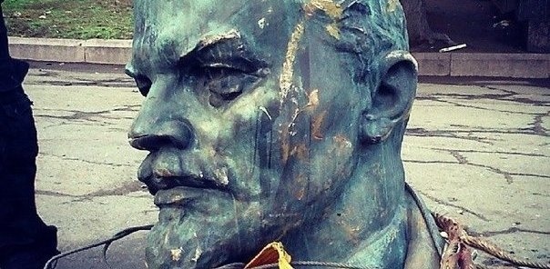 Шесть лет спустя: как в Днепре сносили памятник Ленину (ФОТО) - рис. 4