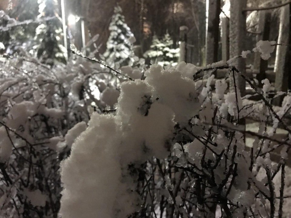 Метель и много-много снега: вечерний Днепр накрыла непогода (ФОТО, ВИДЕО) - рис. 19