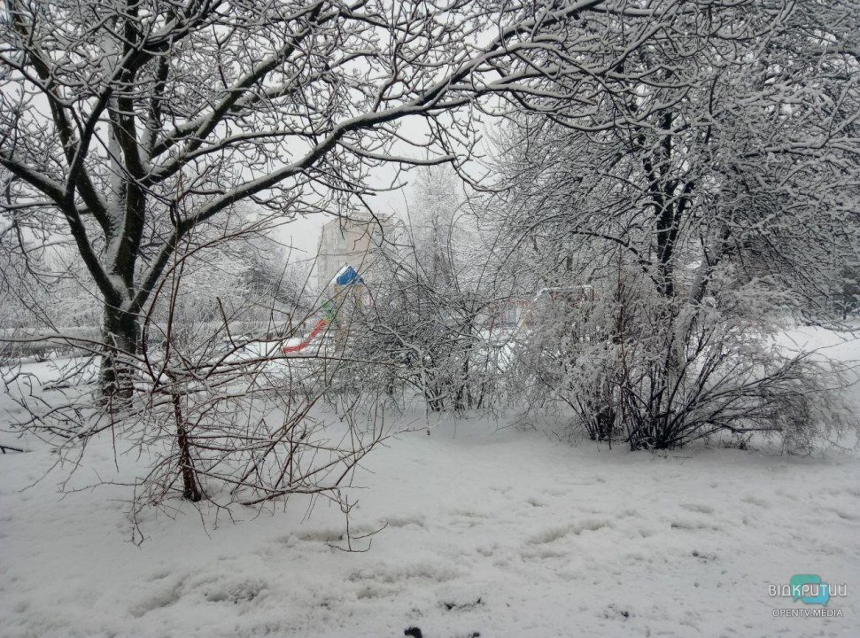 Снег кружится: как выглядит утренний Днепр сегодня во время снегопада (ФОТО, ВИДЕО) - рис. 6