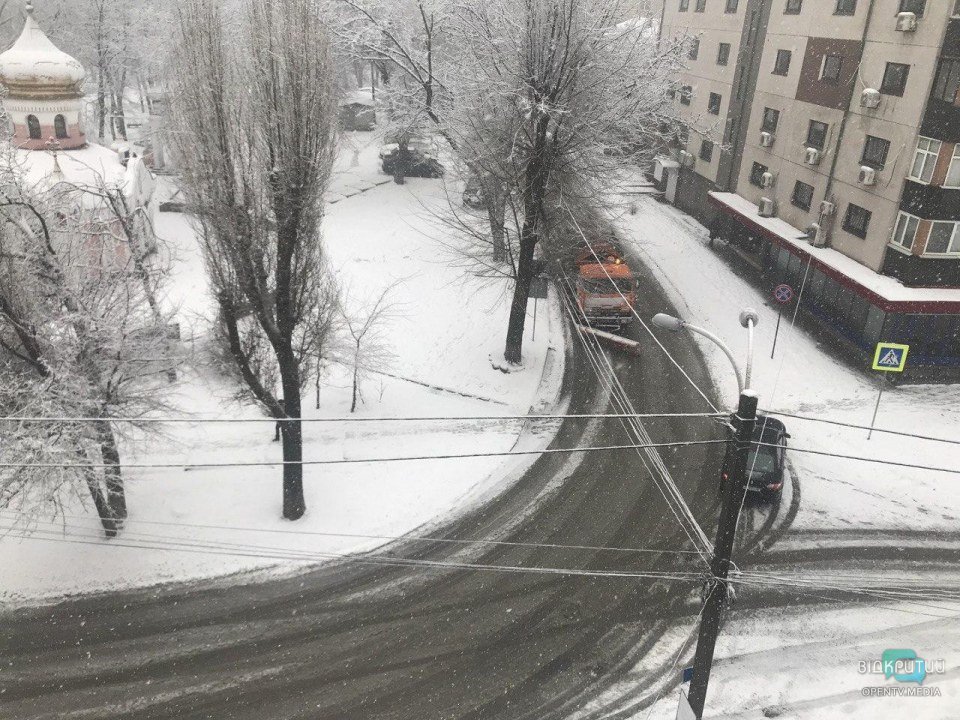 Снег кружится: как выглядит утренний Днепр сегодня во время снегопада (ФОТО, ВИДЕО) - рис. 8