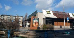 Пока без чизбургеров: на Старомостовой закрылся Макдональдс (ФОТО) - рис. 22