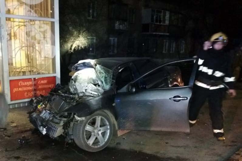 В Павлограде столкнулись легковой автомобиль и автобус: есть пострадавшие - рис. 2