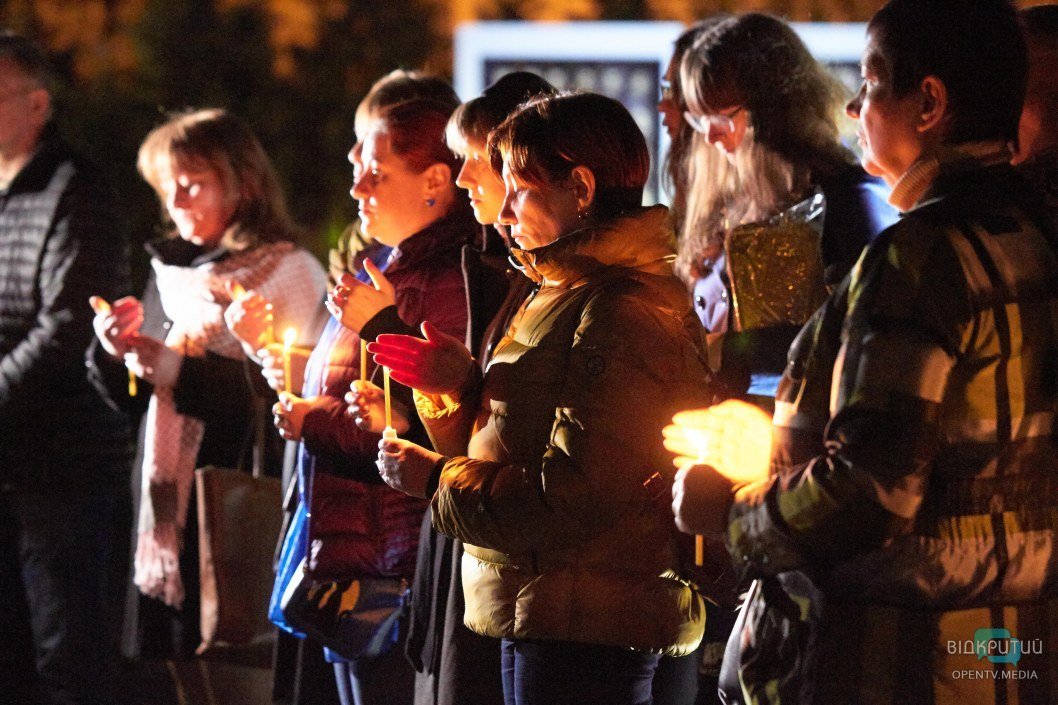 "Война не закончилась": в Днепре более 100 человек почтили память погибших бойцов АТО/ООС