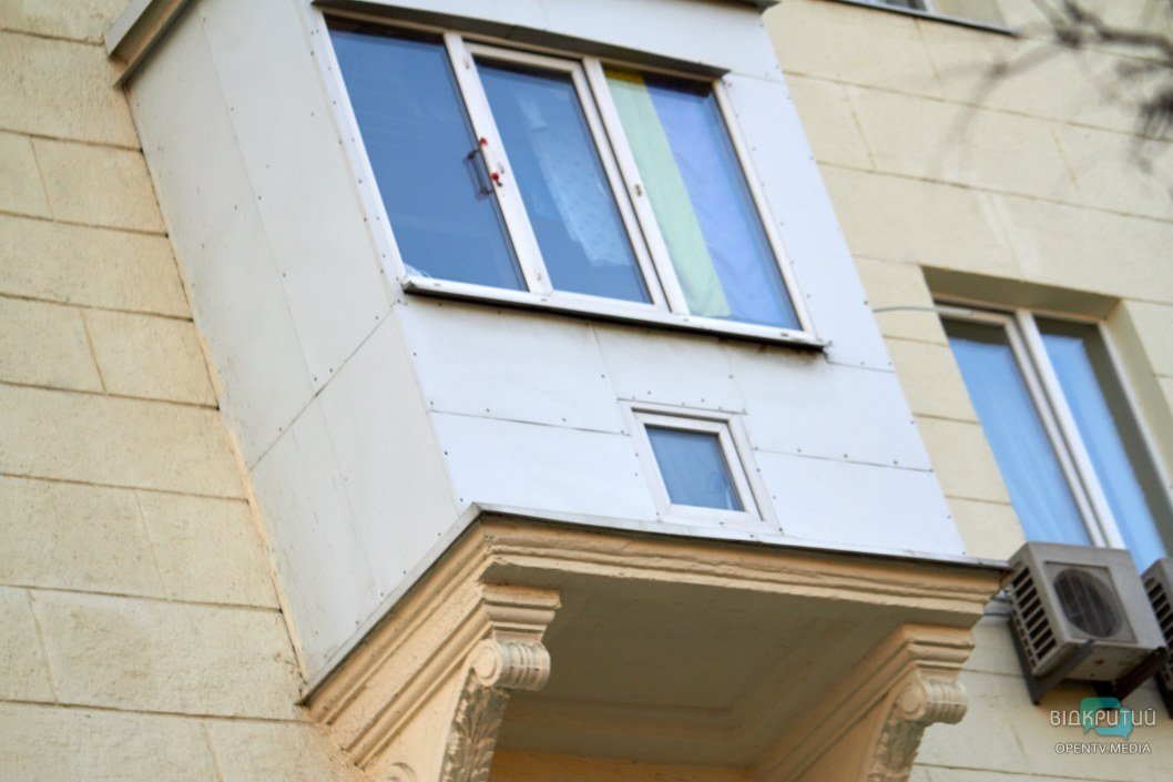 Бункер и царская веранда: 10 самых нелепых балконов в центре Днепра (ФОТО) - рис. 2