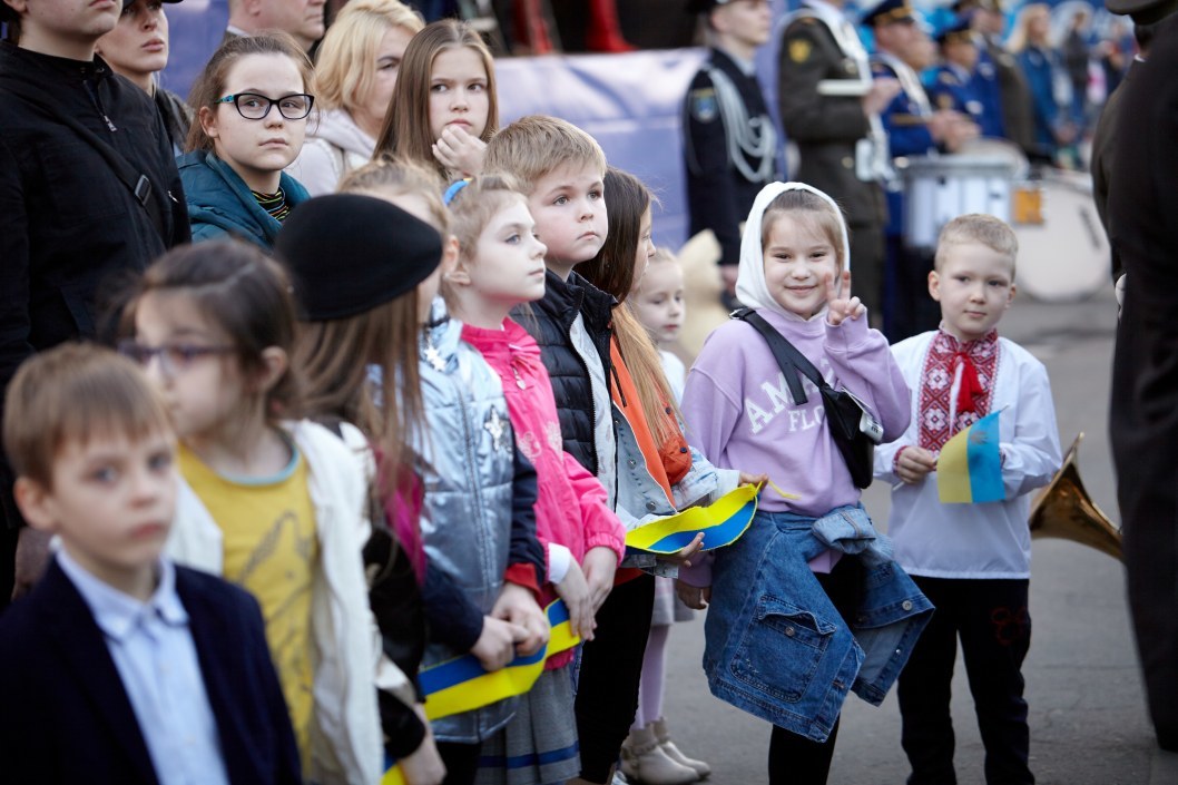 В Днепре на площади Героев Майдана отметили День Гимна Украины (ФОТО) - рис. 22