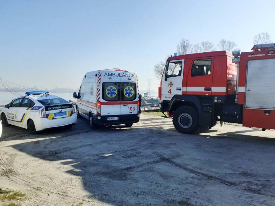 В Днепре женщина спрыгнула с Кайдацкого моста: пострадавшую госпитализировали
