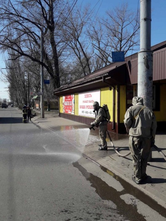 Как на Днепропетровщине обрабатывают улицы и остановки из-за коронавируса (ФОТО, ВИДЕО) - рис. 4