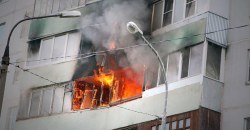 Пожар в квартире на Новокодацкой чуть не уничтожил весь жилой дом (ВИДЕО) - рис. 5