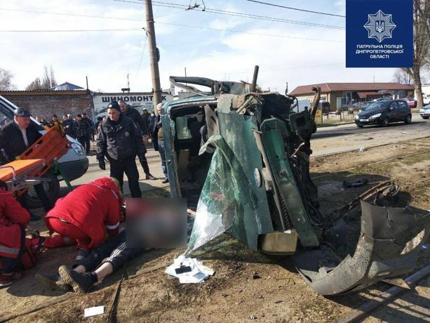 Страшное ДТП в Днепре: столкнулись 4 авто, 6 человек пострадало (ФОТО) - рис. 6