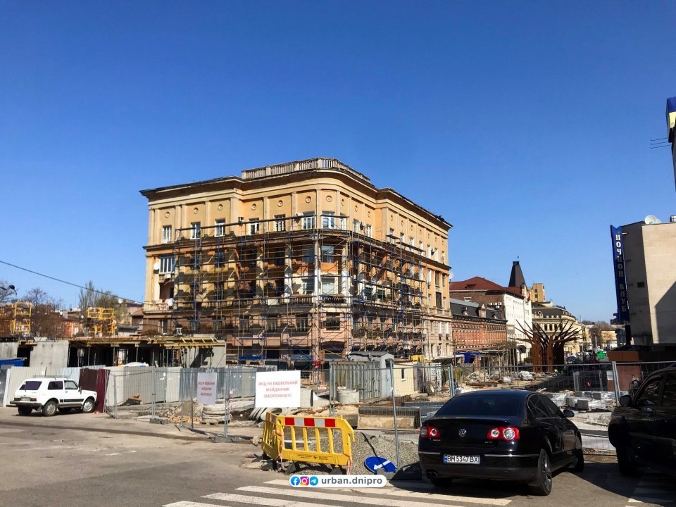 В центре Днепра реконструируют одну из первых "сталинок" в городе