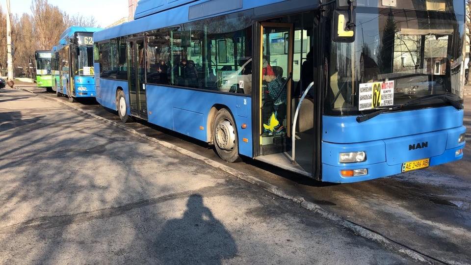 Первый пошёл: в Днепре полностью заменили передвижной состав на одном из маршрутов - рис. 2