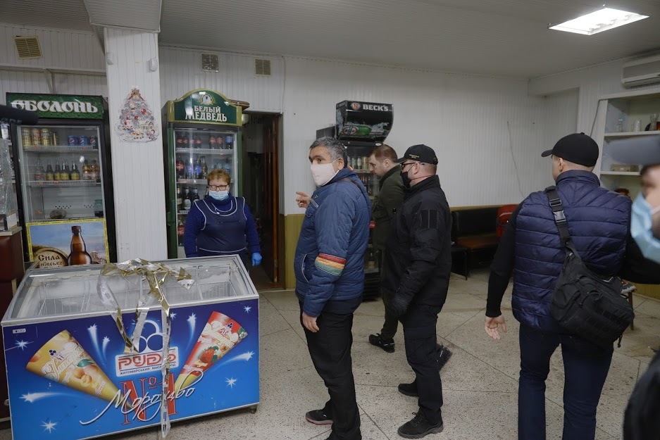 Борьба с наливайками продолжается: как сегодня изымали 700 литров алкоголя в Днепре (ФОТО, ВИДЕО) - рис. 2