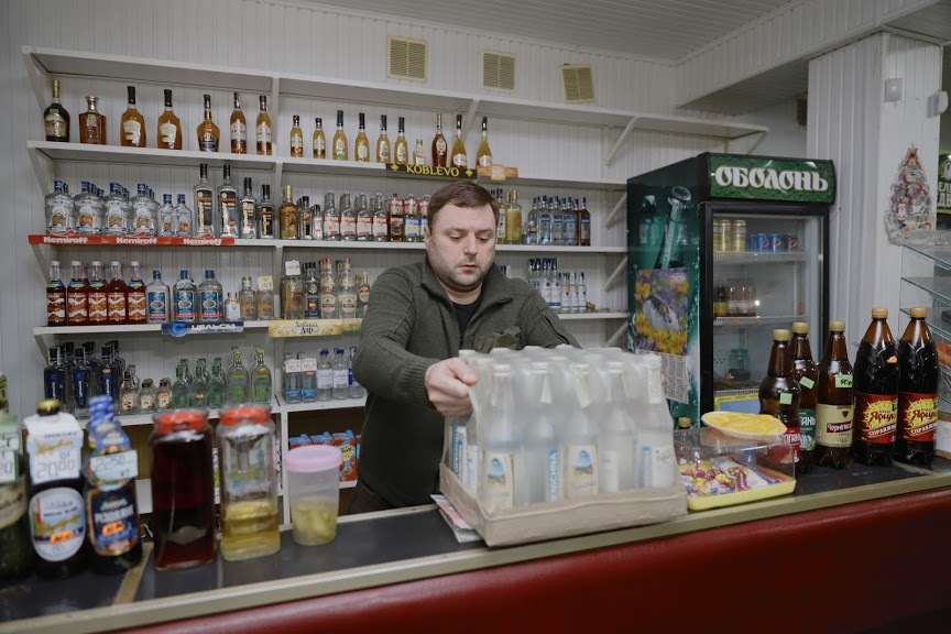 Борьба с наливайками продолжается: как сегодня изымали 700 литров алкоголя в Днепре (ФОТО, ВИДЕО) - рис. 1